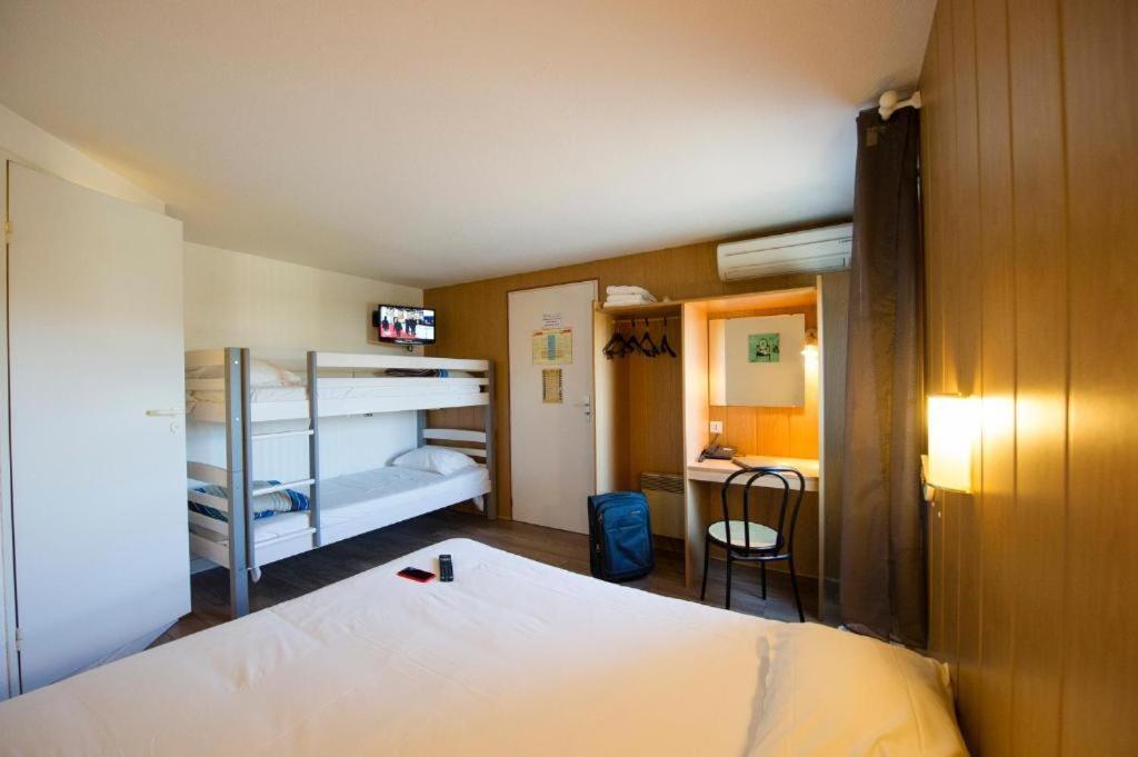 Brit Hotel Essentiel Pau Лескар Екстер'єр фото