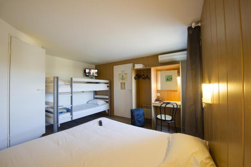 Brit Hotel Essentiel Pau Лескар Екстер'єр фото