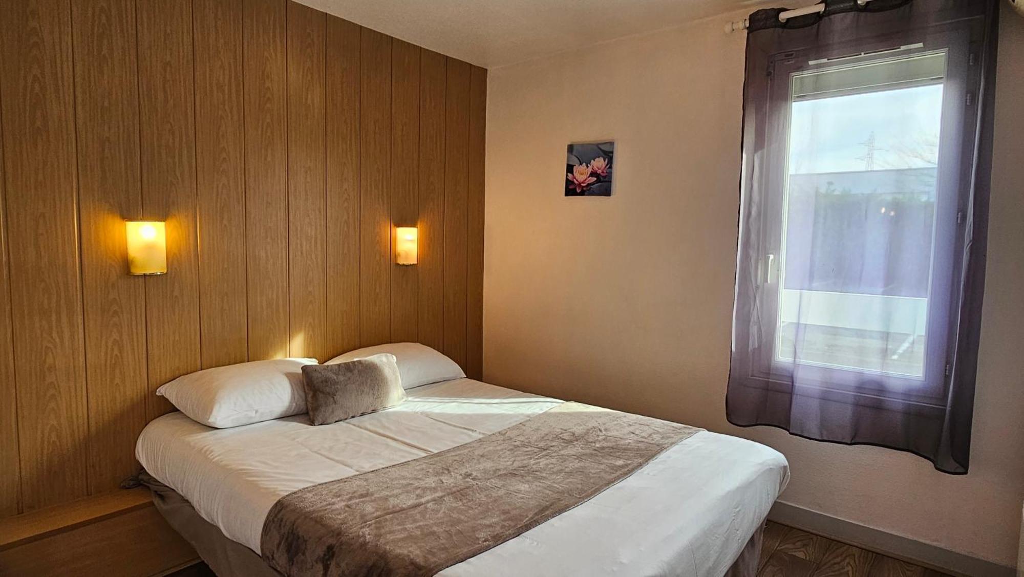 Brit Hotel Essentiel Pau Лескар Екстер'єр фото