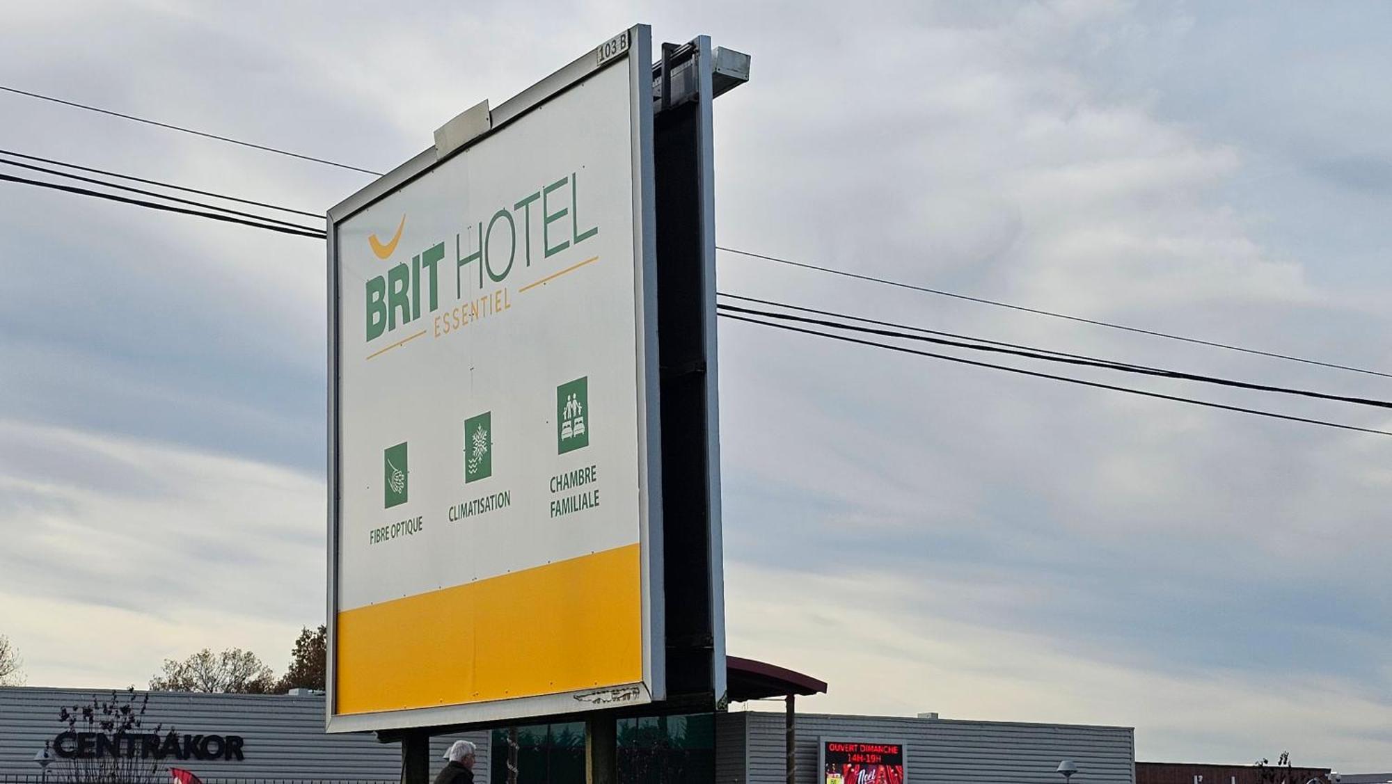 Brit Hotel Essentiel Pau Лескар Екстер'єр фото