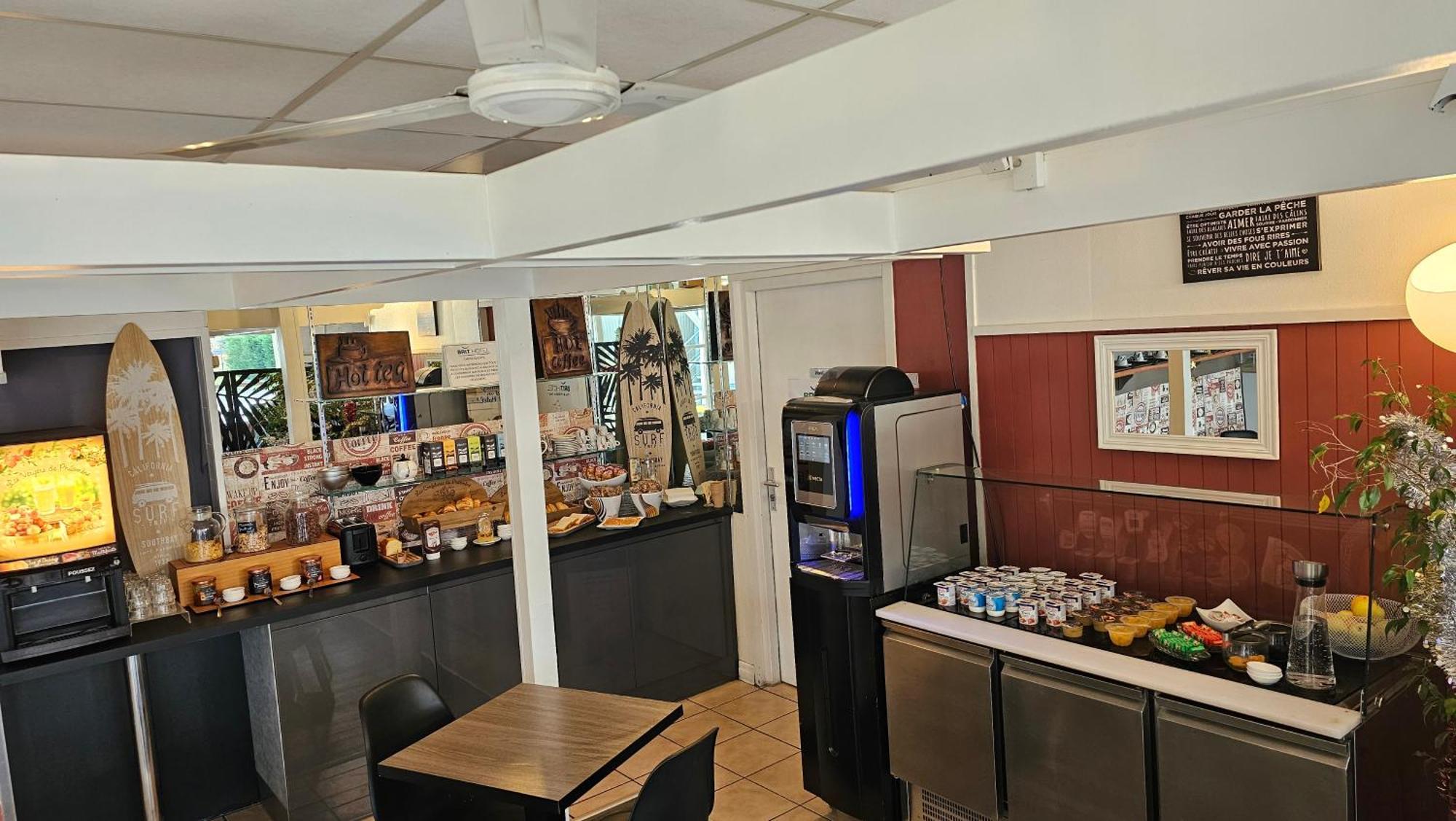 Brit Hotel Essentiel Pau Лескар Екстер'єр фото
