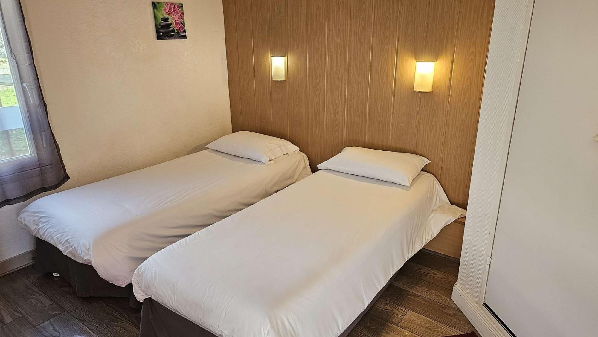 Brit Hotel Essentiel Pau Лескар Екстер'єр фото