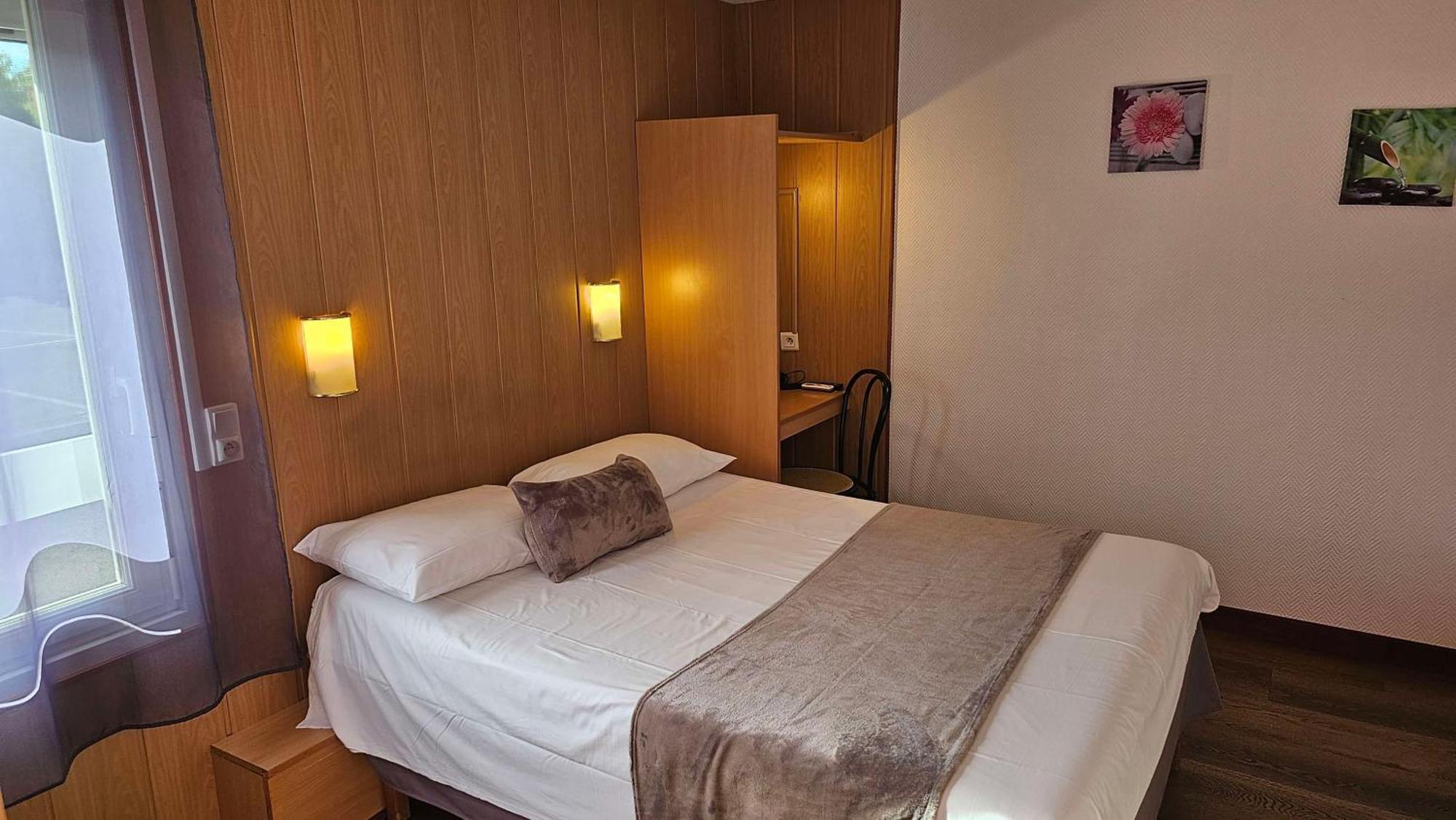 Brit Hotel Essentiel Pau Лескар Екстер'єр фото